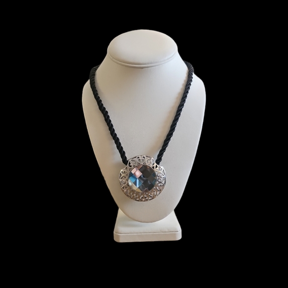 Rare Fine Silver Toned & Crystal Imitation Medallion. - Picture 2 of 7